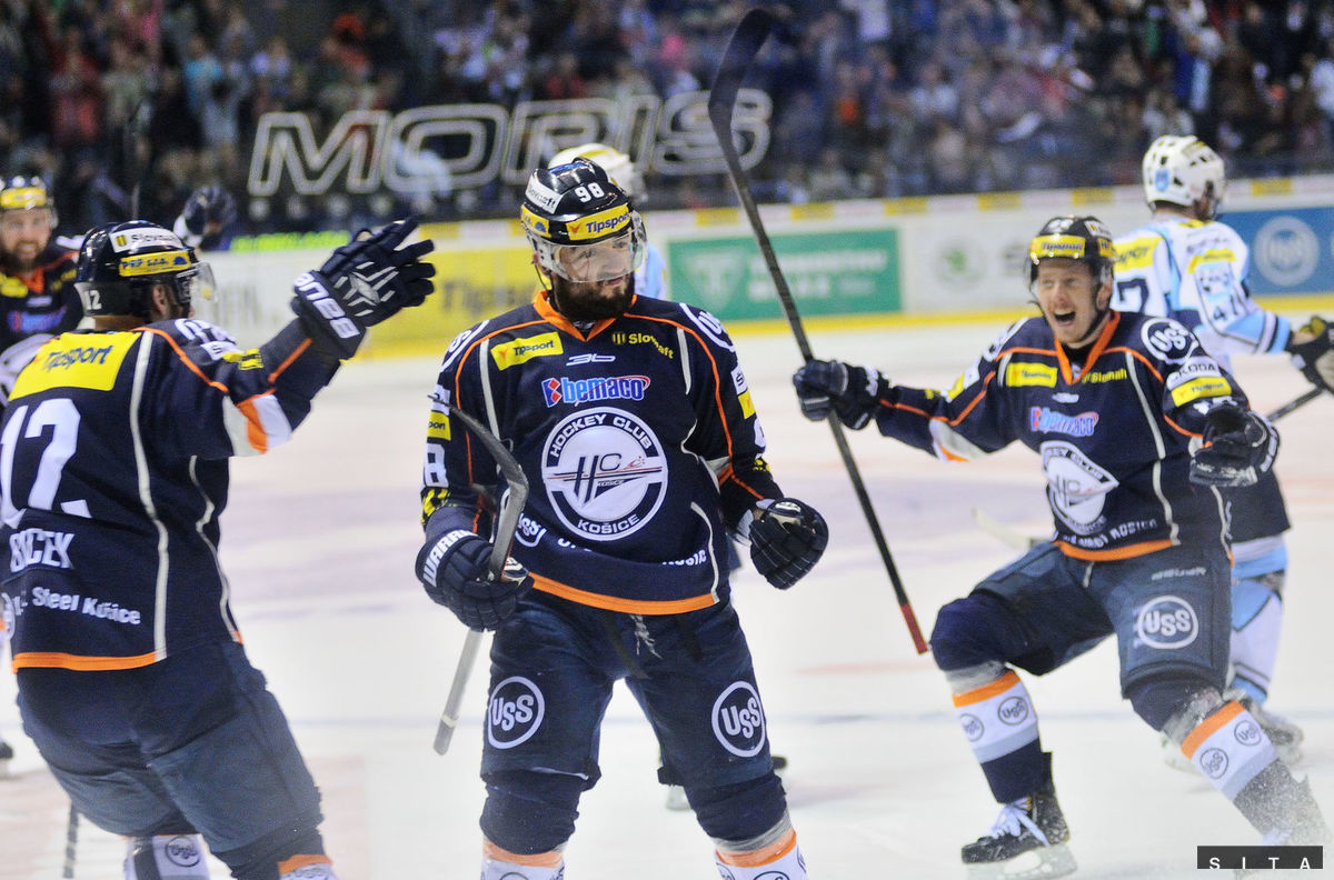 Radosť po poslednom, šiestom góle do siete Nitry.