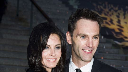 Courteney Cox a Johnny McDaid na párty Vanity...