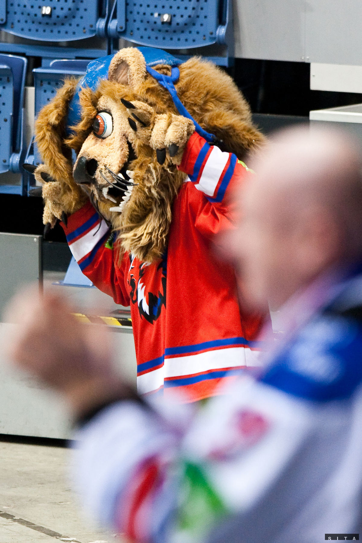 Maskot HC Lev Praha.