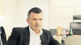 Poslanec Smeru Petrák nevie vysvetliť Počiatkovu vetu z nahrávky s Trnkom