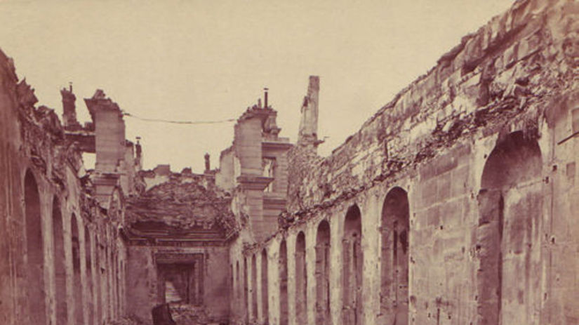 Ruiny zámku po vojne v roku 1870.