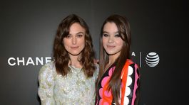 Keira Knightley (vľavo) a Hailee Steinfeld