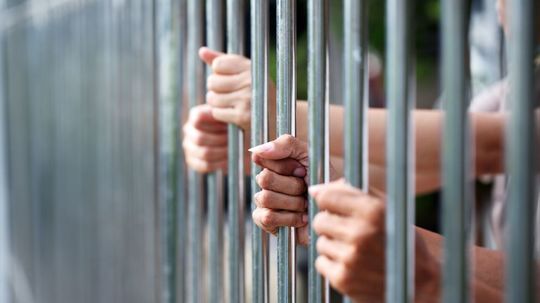 Britský súd poslal do väzenia skupinu novodobých otrokárov z Poľska