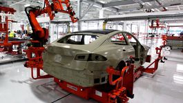 Tesla Model 3: Termín výroby Musk dodrží. Obetuje ale testy 