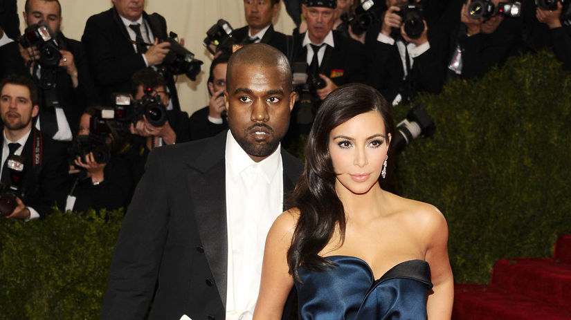 Raper Kanye West a jeho snúbenica Kim...