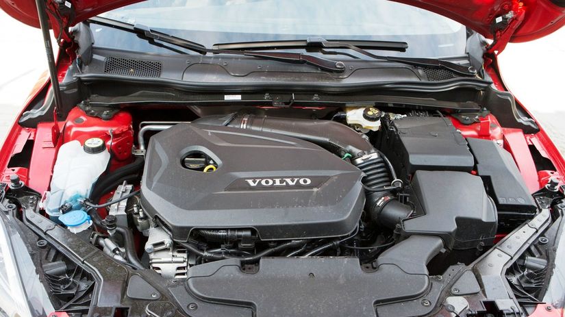 Motor T2 je „podladeným“ EcoBoostom. Z objemu...