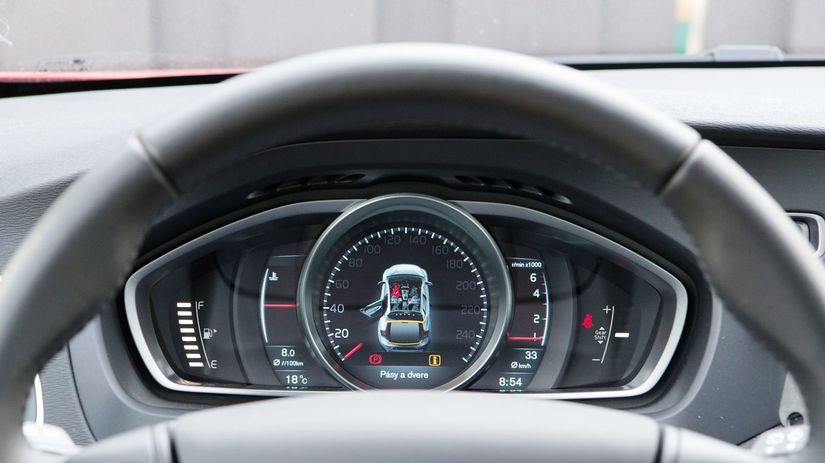 Digitálny prístrojový panel umožňuje tri druhy...