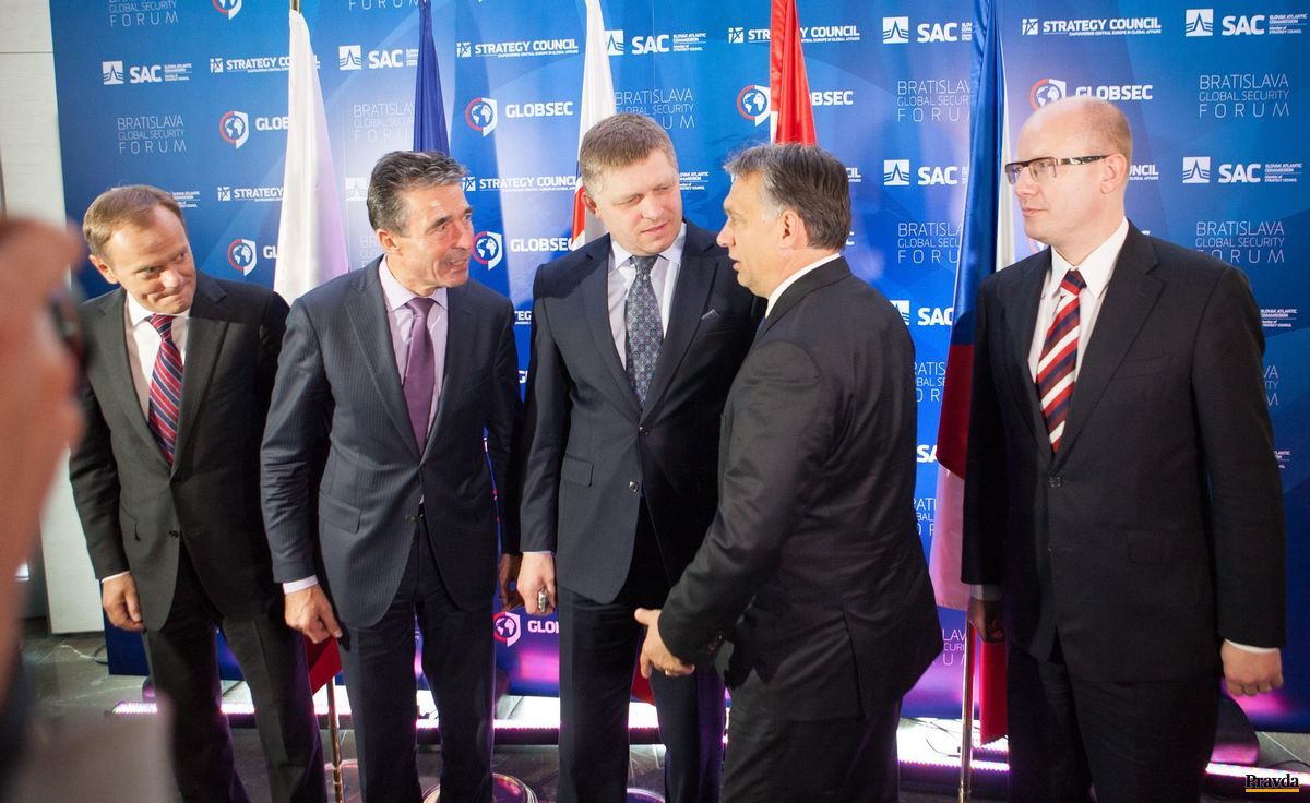 Na konferencii sa stretli premiéri krajín...