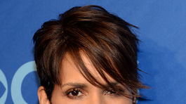 Halle Berry na promo akcii televízie CBS.