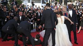 Ochranka pacifikuje muža, ktorý sa počas...