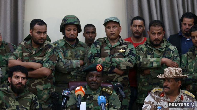 Líbya, Wanis Bukhamada, milície, armáda