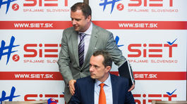 Rozkol v Sieti, Procházka odvolal Hrnčiara