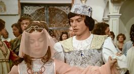 Princ z Popolušky má 70, ženatý bol štyri razy! Jeho exmanželkou je aj slávna...