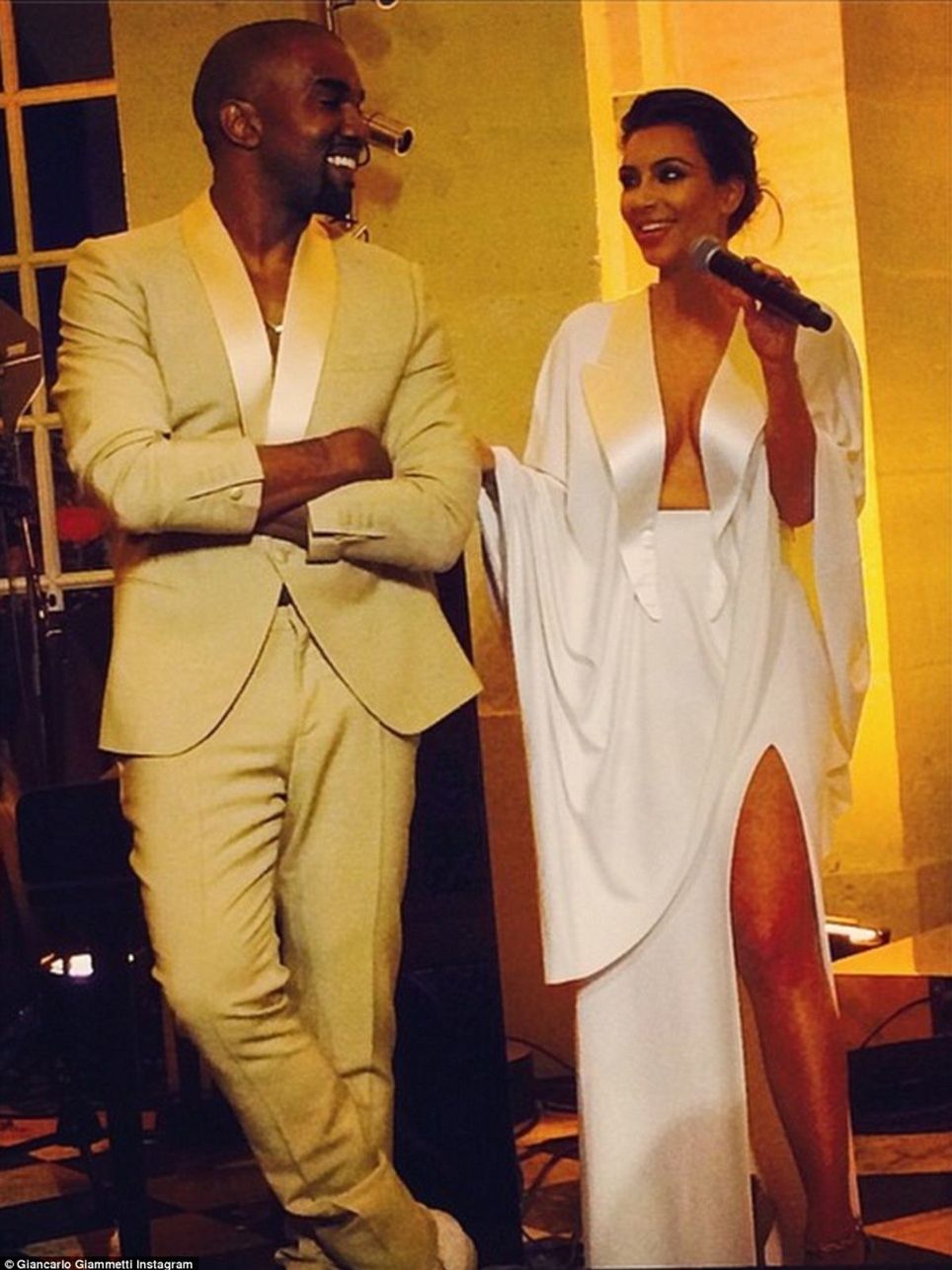 Kim Kardashian a Kanye West na zámku vo...