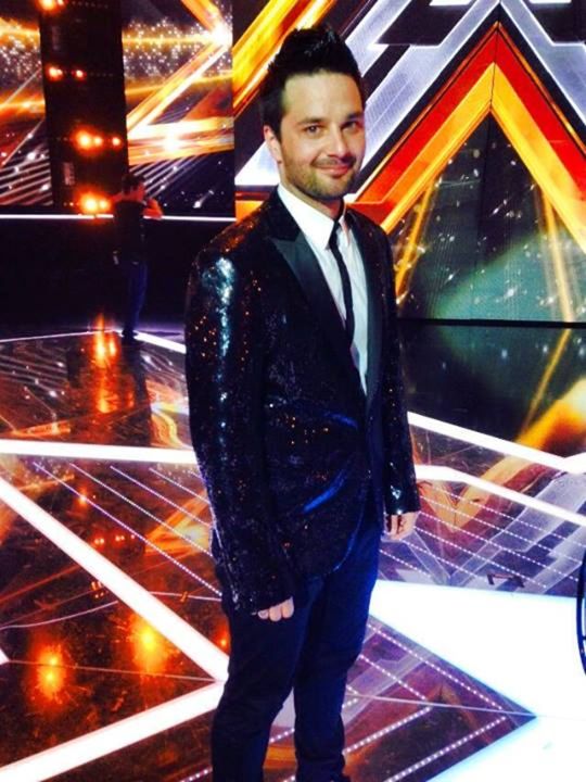 Spevák Peter Bažík sa stal víťazom šou X Factor.