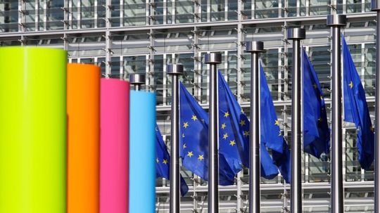 Poslanci sa potia. V dôsledku horúceho počasia sa v Európskom parlamente pokazila klimatizácia