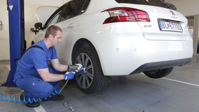 Na jar dostal Peugeot 308 letné obutie....
