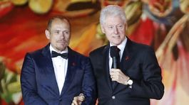 Bill Clinton (vpravo) a organizátor Life Ball-u Gery Keszler