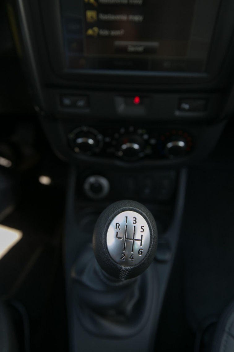 Prevodové stupne sú veľmi krátke. Jednotka...