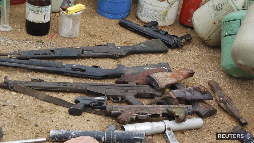 Pušky, zbrane, Boko Haram, Nigéria,