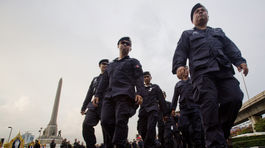 Z Bangkoku hlásia viacero explózií a najmenej dvoch zranených