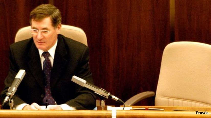 Mikuláš Dzurinda s Ivanom Miklošom v parlamente...