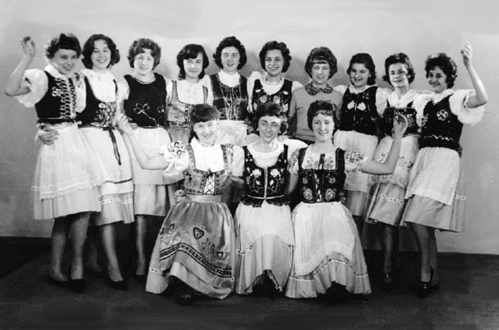 Slovak Dancers of Windsor založila Irene...
