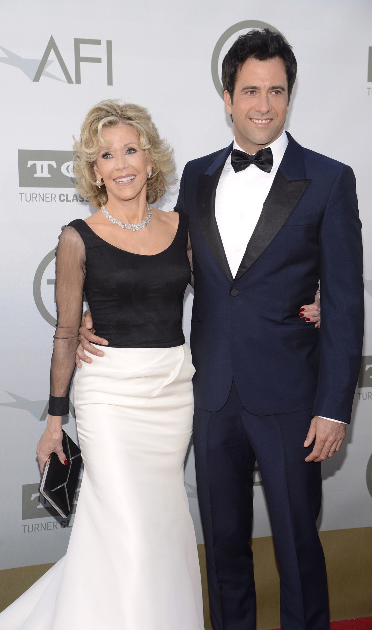 Herečka Jane Fonda v sprievode syna Troya...