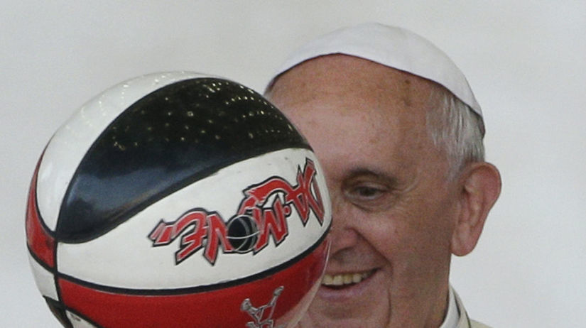 pápež František, lopta