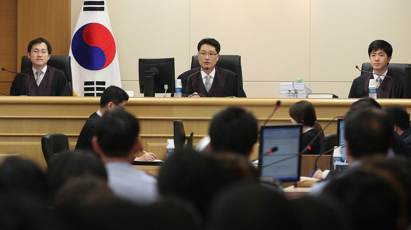 Súd s posádkou trajektu Sewol