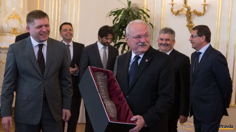 Premiér Robert Fico odovzdal v stredu...