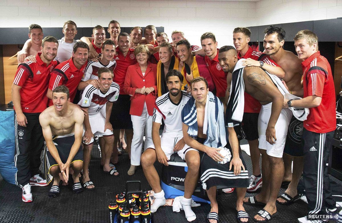 tím Nemecka, futbalisti, Merkel