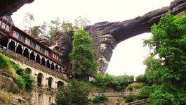 V Česku je Švajčiarsko a klenie sa cez neho najväčší prírodný most Európy