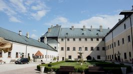 Červený Kameň: Mudrci verzus víly, kostra v studni a parohy v kolese