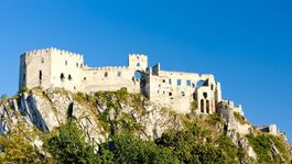 Ako dal šašo meno hradu Beckov a pán doplatil na kliatbu