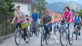 Na bicykli dochádza tretina školy