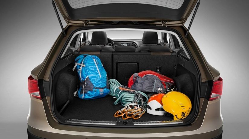 Batožinový priestor s objemom 587 litrov ostal...
