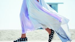 Tenisky trochu inak? Dior núka futurizmus s príchuťou couture módy