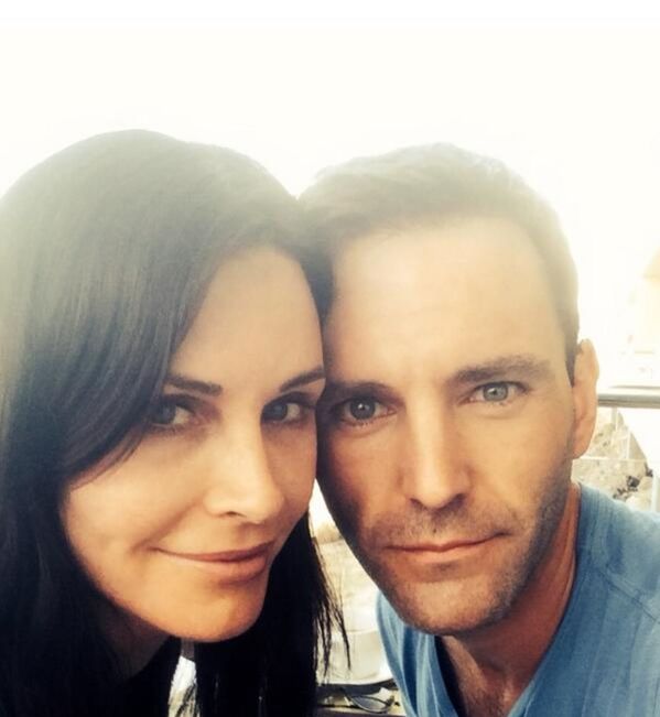 Herečka Courteney Cox so snúbencom Johnnym...