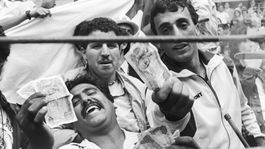 Podvod storočia v Gijóne. V hanebnom valčíku mali prsty Nemci