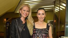 Mária Demitrová (vpravo) s kamarátkou Ninou Višňovskou. 