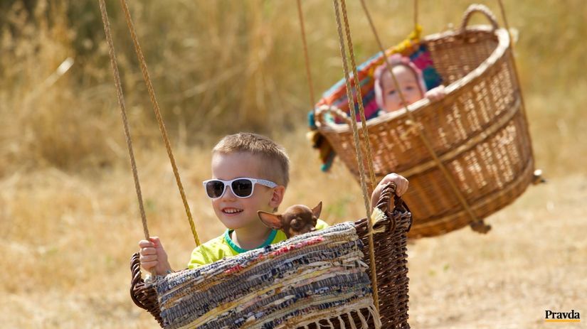 Deti sa mohli povoziť na kolotoči s prútenými...