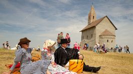 Na raňajky mali pohodu a pohár vína