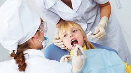 Strava bohatá na sacharidy spôsobuje zubné kazy