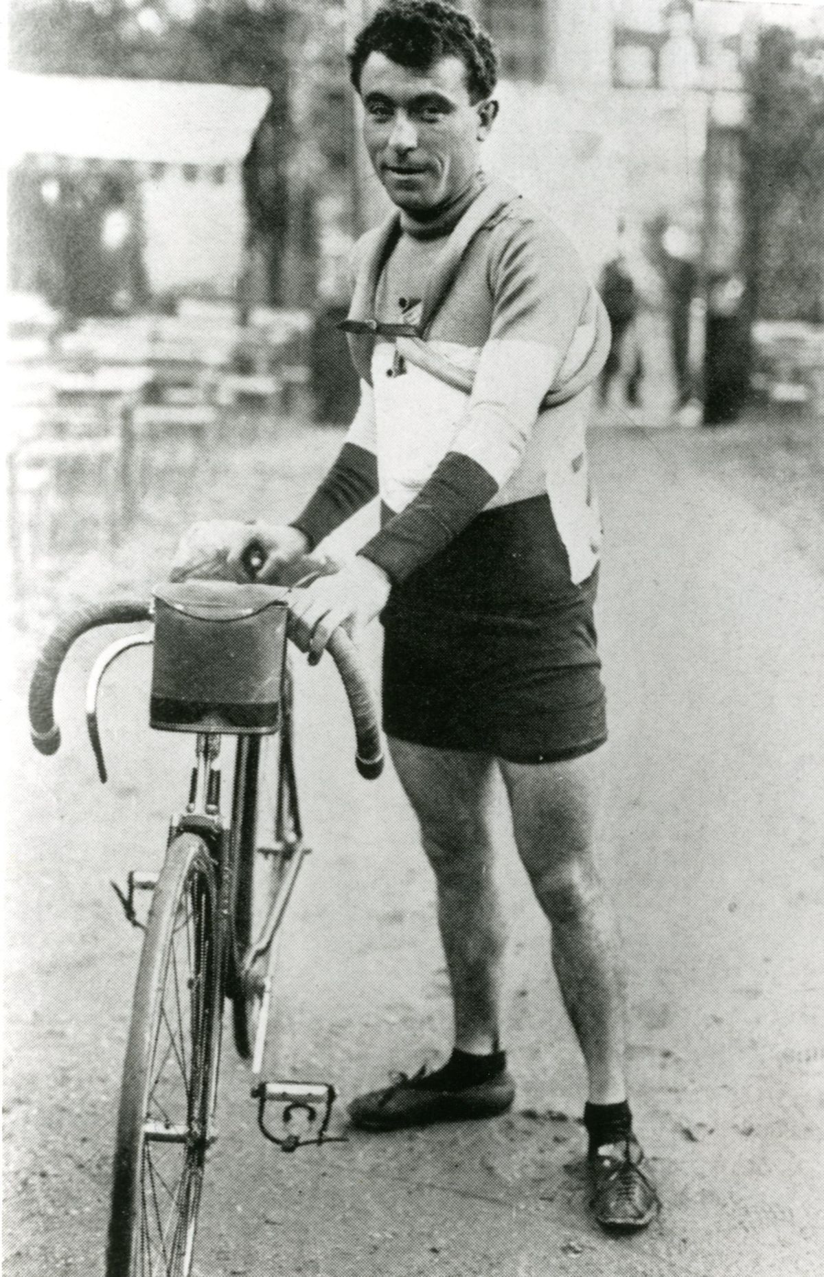 Tour De France Si Zaspomína Na Obete Vojnového Besnenia - Cyklistika ...