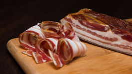 Prečo sa seniori nemusia báť slaniny?