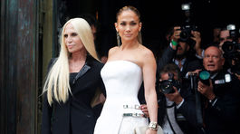 Jennifer Lopez  a Donatella Versace