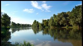 Rieka Hron pri moste v Želiezovciach.