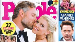 Jessica Simpson a  Eric Johnson na titulke...