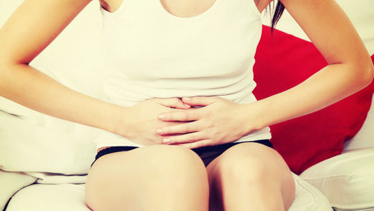 Španielska vláda odobrila návrh plateného voľna pre silné menštruačné bolesti